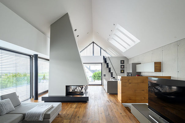 Ime projekta in lokacija: HIŠA BT, notransjka, Avtor: Marjeta Černe u.d.i.a