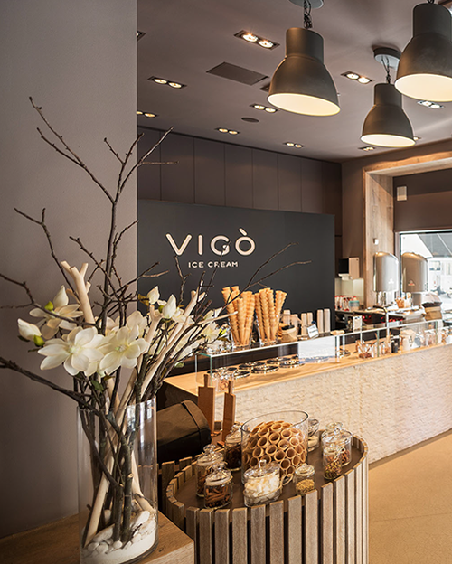 Ime projekta in lokacija: KAVARNA VIGO, LJUBLJANA, Avtor: Marjeta Černe u.d.i.a